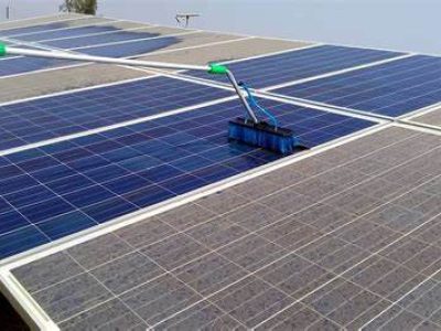 We professionally clean solar panels to ensure optimal efficiency and performance.