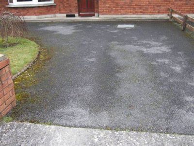 Transform your outdoor spaces with our driveway and patio cleaning services.